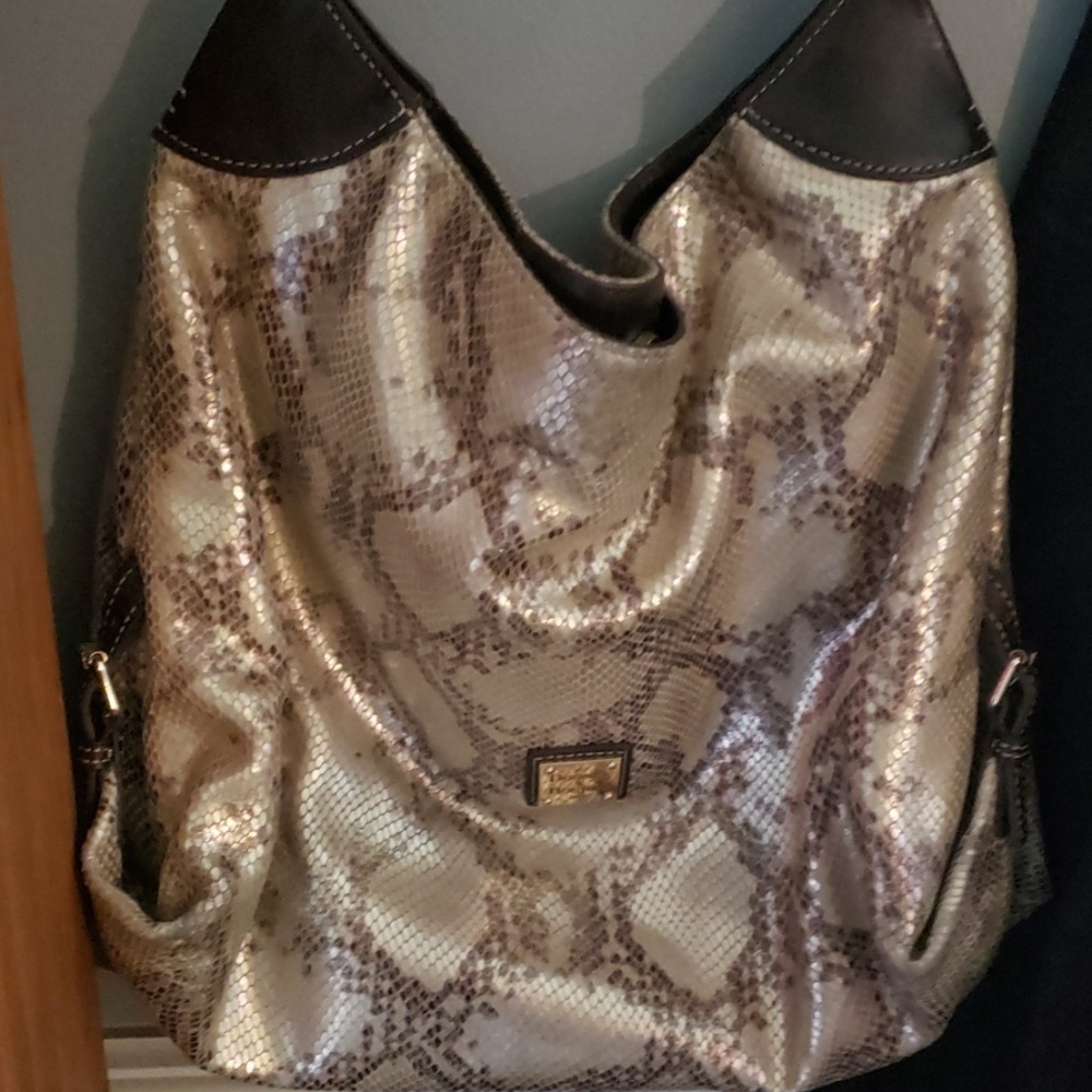Like new authentic Dooney and Burke